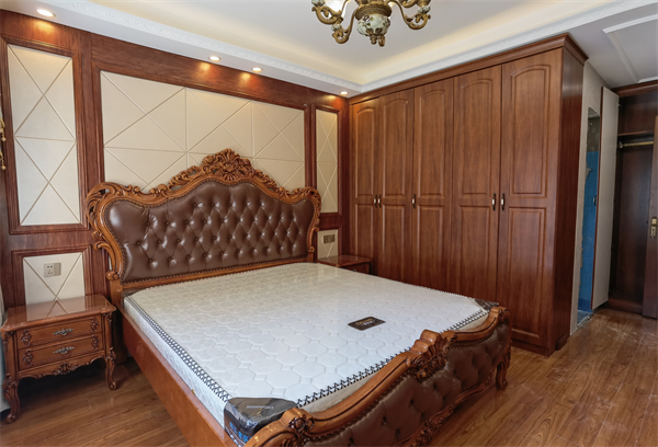 君临华府西边户美式气概完工