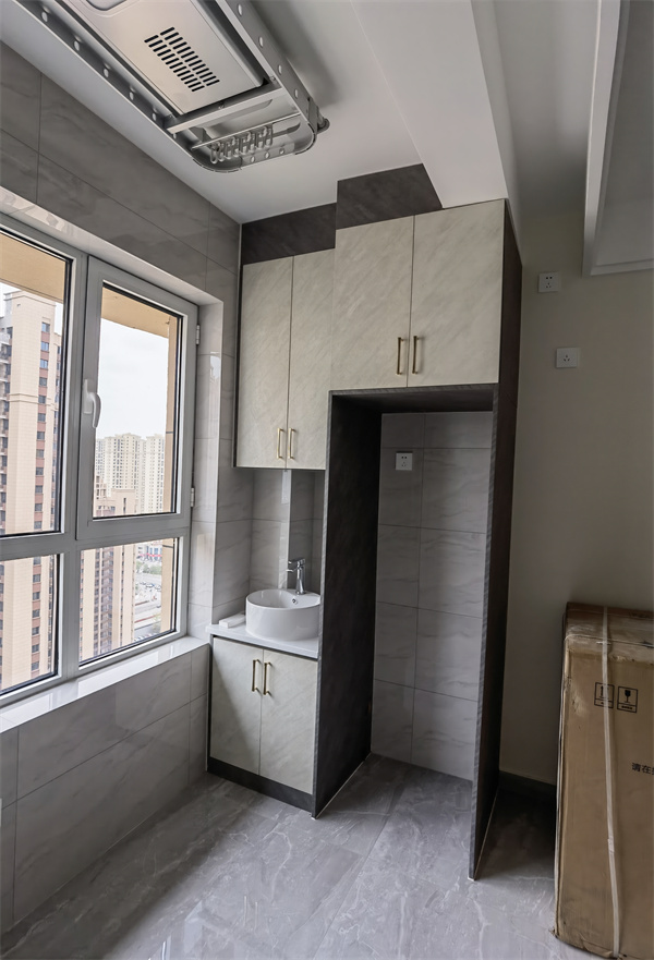 菏泽今世城180平20万全包装修案例。。。。。包括65平全屋定制，，瓷砖接纳750×1500瓷砖。。。。。